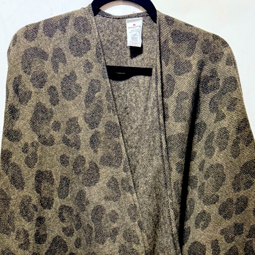 WOOLRICH Leopard Print Ruana Poncho Blanket Wrap Fringe Luxe Soft Brown